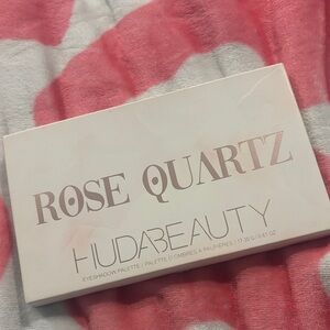 HUDA BEAUTY Rose Quartz Eyeshadow Palette